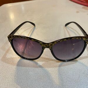 Women’s Foster Grant Leopard Print Sunglasses (Briglette MCV)
